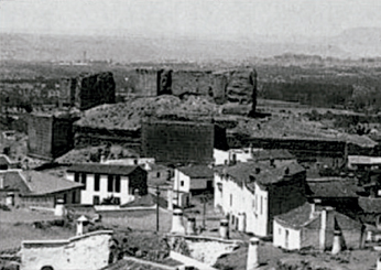Alcazaba de Guadix antes de la Guerra Civil desde el barrio de las bodegas